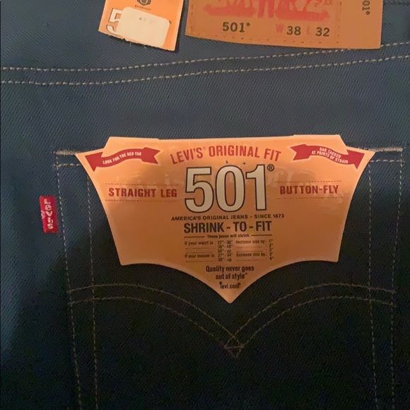 Men’s Levis’s jeans $20 firm is the lowest - Picture 2 of 2